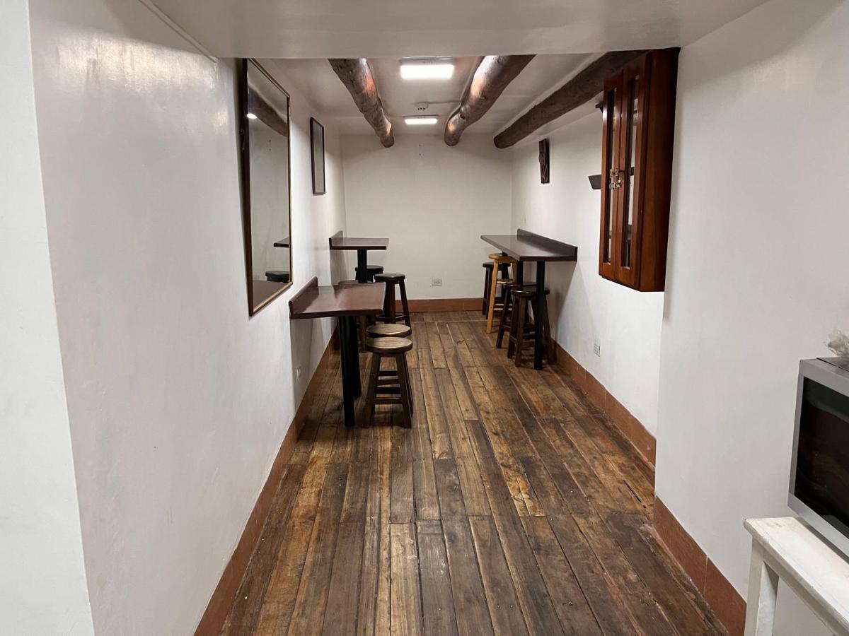 Hostal Benalcazar Quito Exterior photo